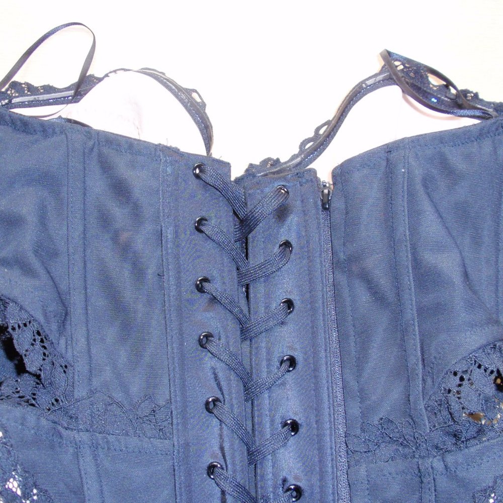 Gorgeous Corset Lingerie Nude & Black Lace - NWT - Picture 5 of 16